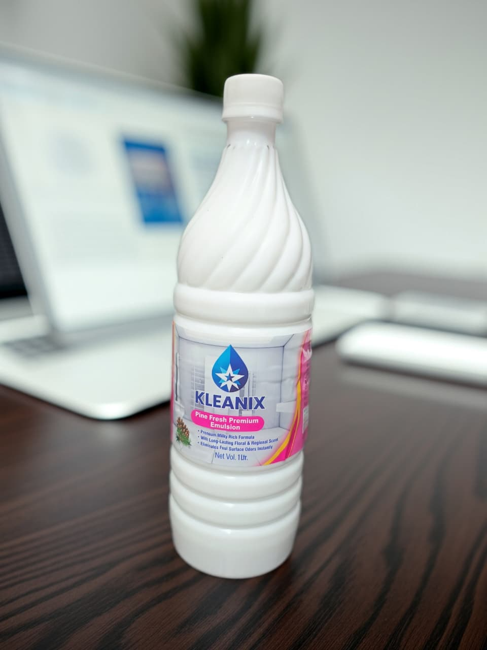 White Phenyl